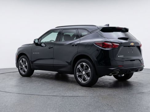 Used 2025 Chevrolet Blazer LT FWD image 6