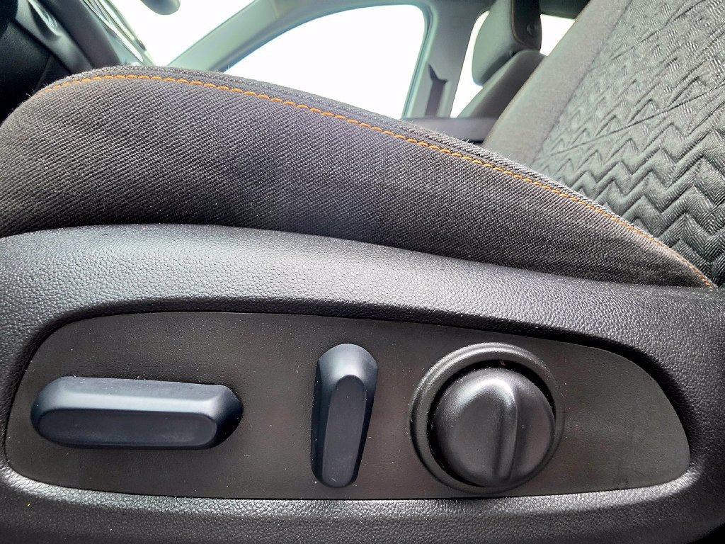 Used 2024 Chevrolet Equinox LT FWD image 16