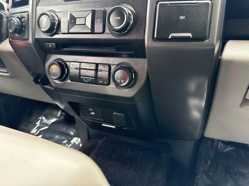 Used 2017 Ford F150 XLT AWD/4WD image 18