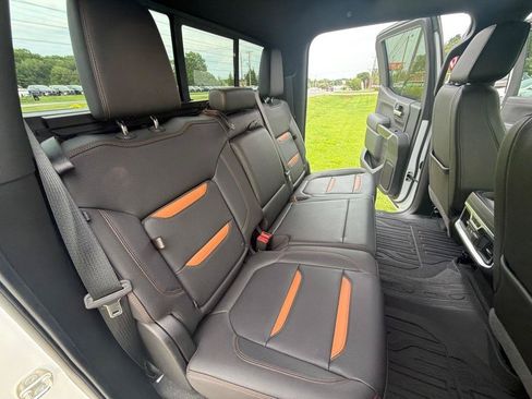 Used 2019 GMC Sierra 1500 AT4 w/ Technology Package AWD/4WD image 36