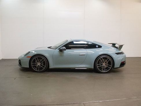 Certified 2025 Porsche 911 Carrera T RWD image 2