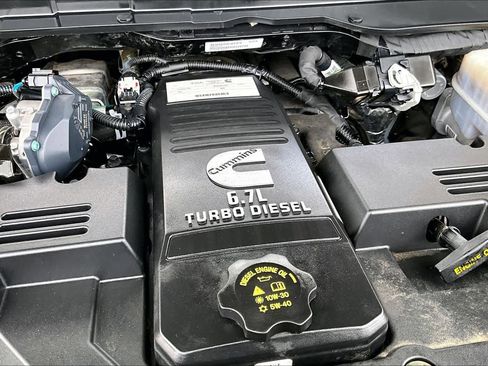 Used 2024 RAM 2500 Laramie AWD/4WD image 32