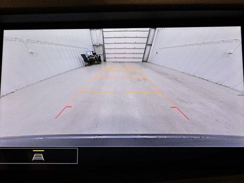 Used 2021 Buick Envision Essence FWD image 28