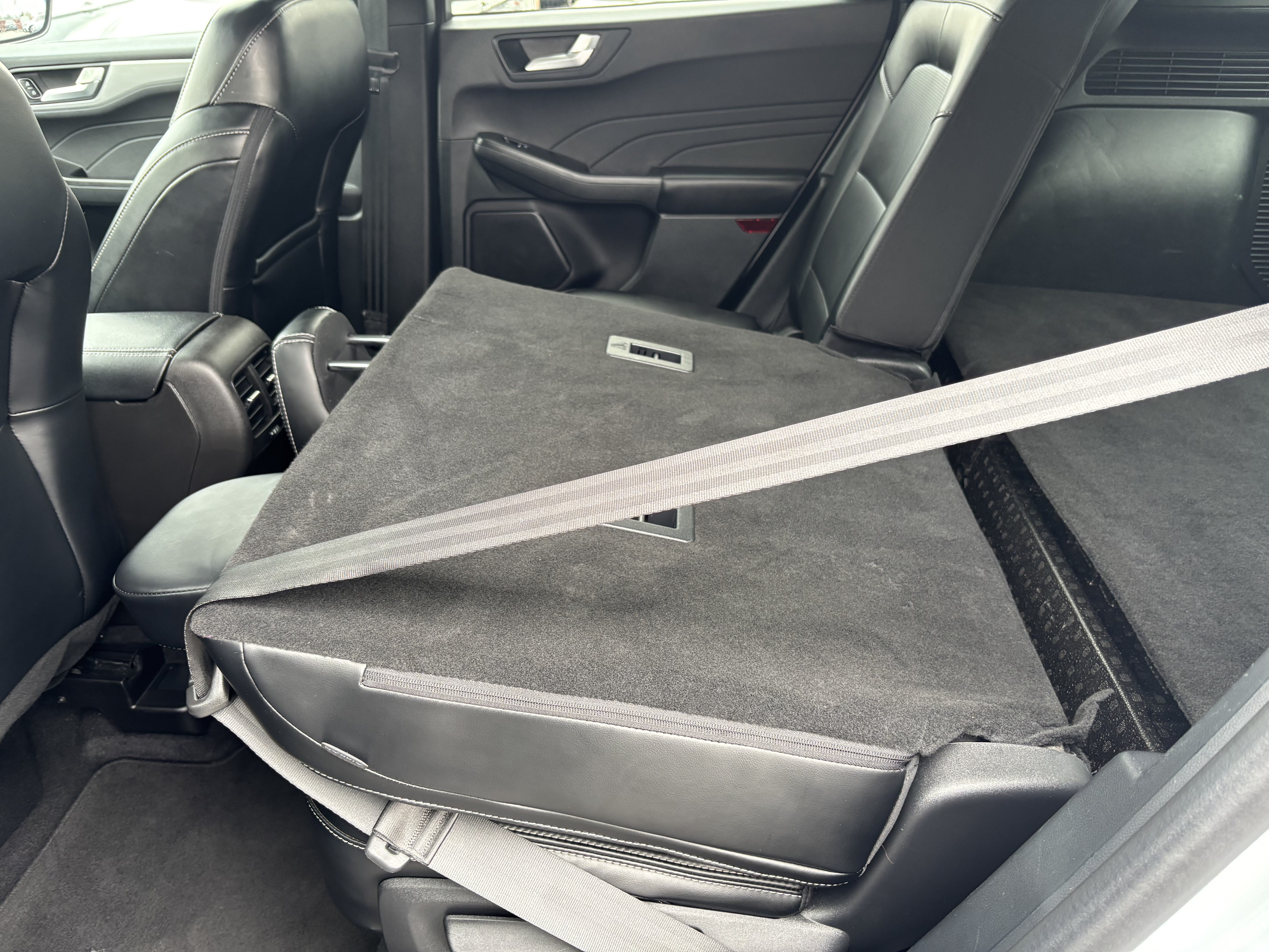 Used 2025 Ford Escape Platinum AWD/4WD image 21