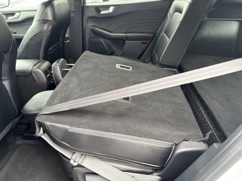 Used 2025 Ford Escape Platinum AWD/4WD image 21