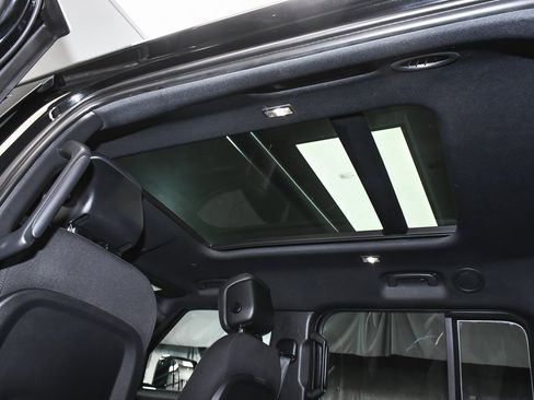 Used 2024 Land Rover Defender 130 X image 38