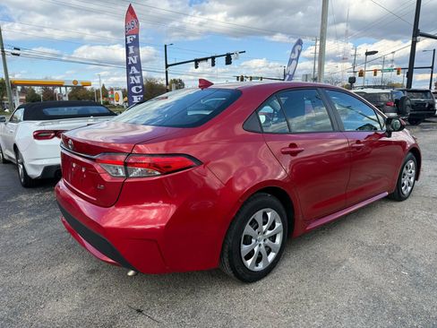 Used 2021 Toyota Corolla LE image 6