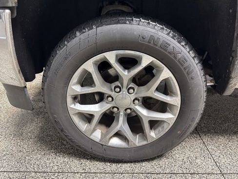 Used 2017 GMC Sierra 1500 SLE w/ SLE Value Package image 3