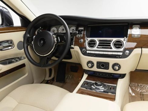 Used 2010 Rolls-Royce Ghost RWD image 12