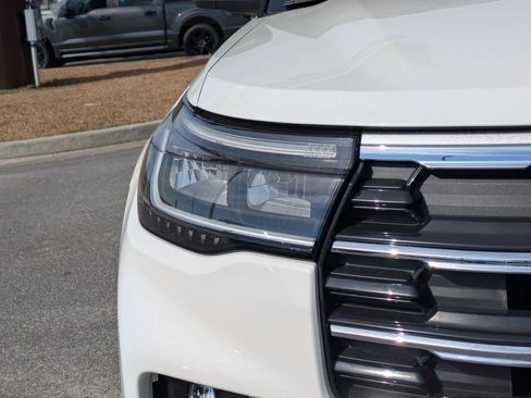 New 2026 Ford Explorer Active w/ Active Comfort Package image 10