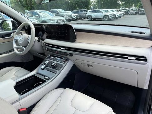 Used 2024 Hyundai Palisade Limited FWD image 35
