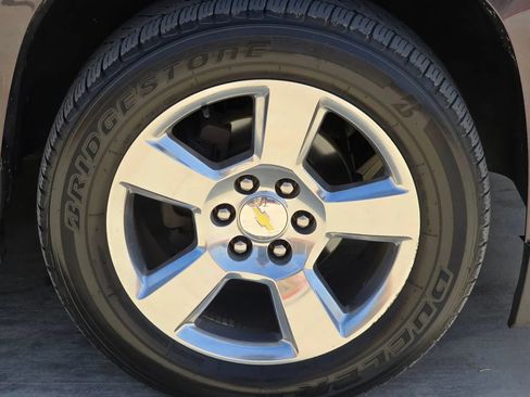 Used 2015 Chevrolet Suburban LTZ RWD image 38