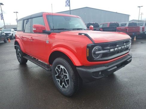 New 2024 Ford Bronco Outer Banks image 9