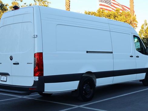 New 2026 Mercedes-Benz Sprinter 2500 image 2