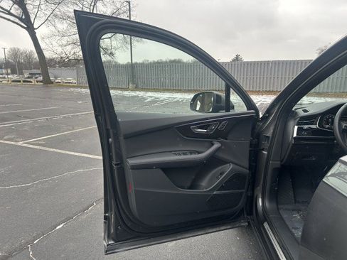 Certified 2025 Audi Q7 3.0T Premium Plus w/ Premium Plus Package image 20