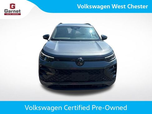 Certified 2025 Volkswagen Tiguan SE R-Line AWD/4WD image 9