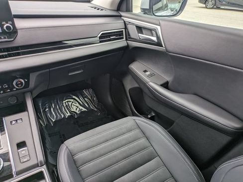 Used 2024 Mitsubishi Outlander SE AWD/4WD image 17