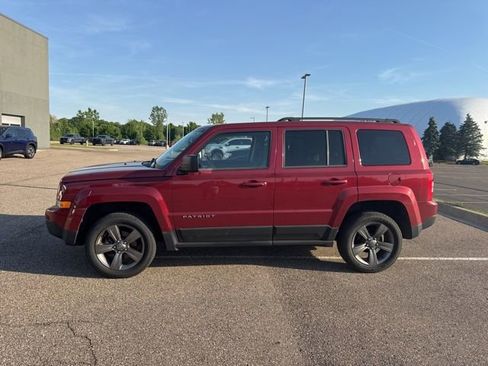 Used 2015 Jeep Patriot High Altitude AWD/4WD image 2