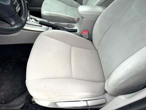 Used 2013 Toyota Corolla LE image 10