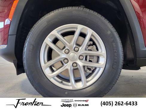 New 2025 Jeep Grand Cherokee L Laredo w/ Luxury Tech Group I image 10