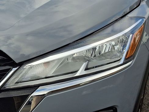 Certified 2024 Nissan Kicks SV image 9