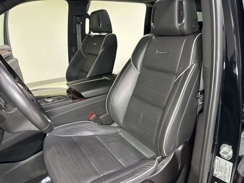 Used 2023 Cadillac Escalade ESV Premium Luxury image 16