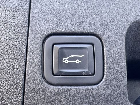 Used 2022 Cadillac XT4 Sport w/ Technology Package image 35