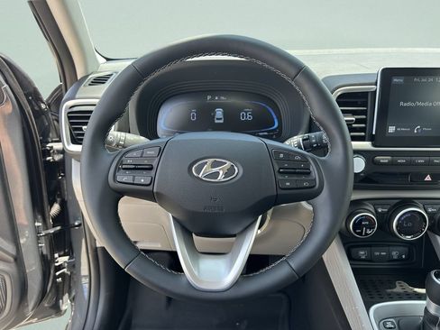 New 2026 Hyundai Venue SEL FWD image 32