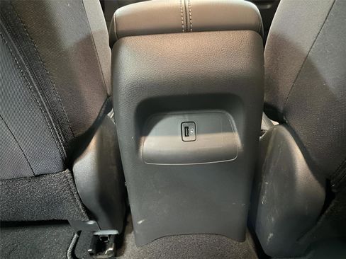 Used 2025 Nissan Sentra SV image 17