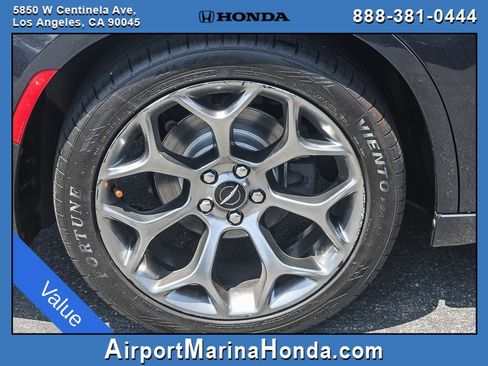 Used 2018 Chrysler 300 S RWD image 17