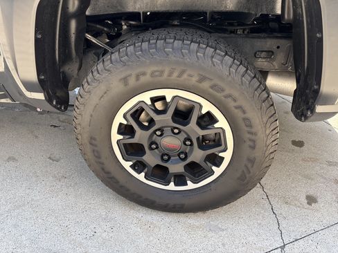 Used 2024 Toyota Tacoma TRD Off-Road w/ TRD Off Road Premium Package AWD/4WD image 34
