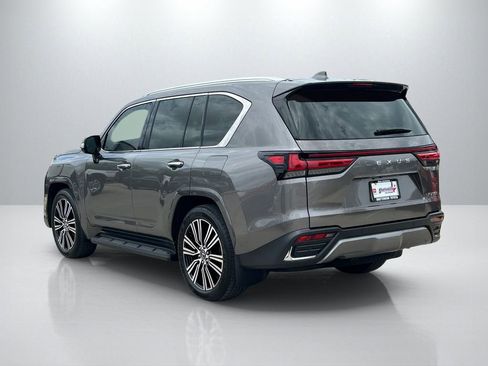 Used 2025 Lexus LX 700h Luxury image 7