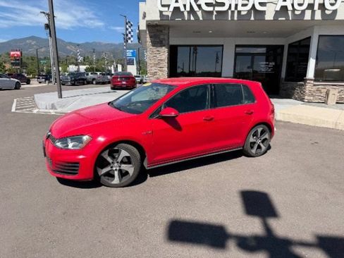 Used 2015 Volkswagen Golf 4-Door FWD image 3