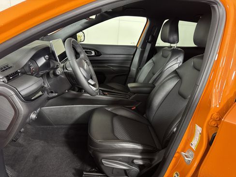 New 2026 Jeep Compass Latitude image 12