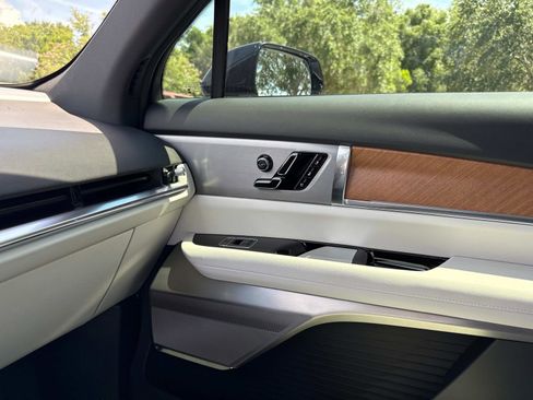 New 2026 Cadillac Vistiq Luxury image 34