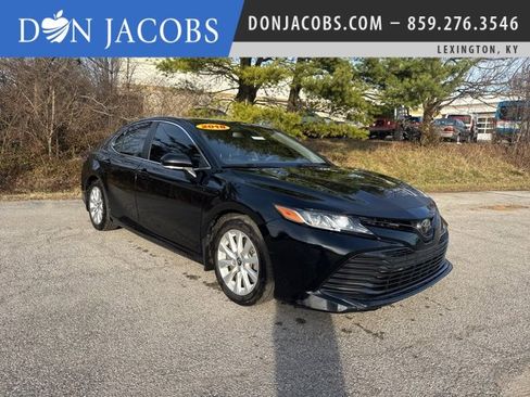 Used 2018 Toyota Camry LE image 1