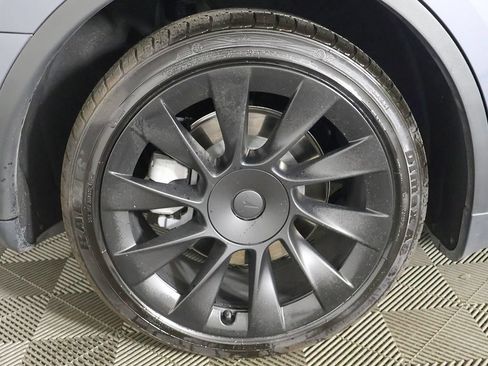 Used 2023 Tesla Model Y Long Range AWD/4WD image 21