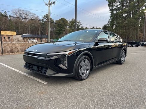 Used 2025 Kia K4 LX image 2