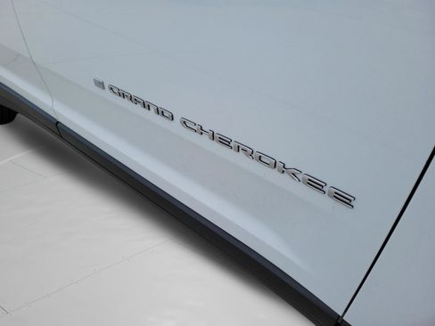 Certified 2026 Jeep Grand Cherokee L Limited AWD/4WD image 28