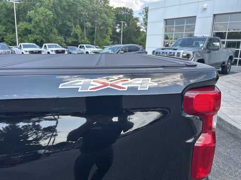 Used 2023 Chevrolet Silverado 1500 LT AWD/4WD image 6