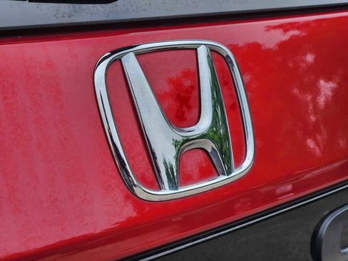 Used 2025 Honda Pilot EX-L image 11