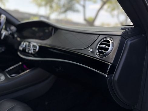Used 2018 Mercedes-Benz Maybach S 650 image 31