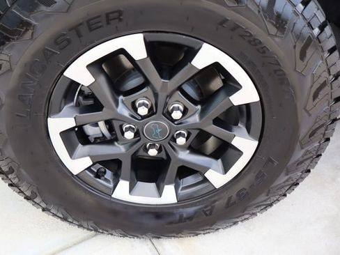 Used 2024 Jeep Wrangler Unlimited Rubicon 4xe AWD/4WD image 46