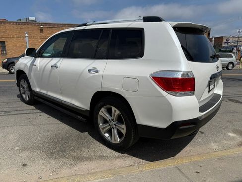 Used 2011 Toyota Highlander Limited w/ Tow Pkg image 6