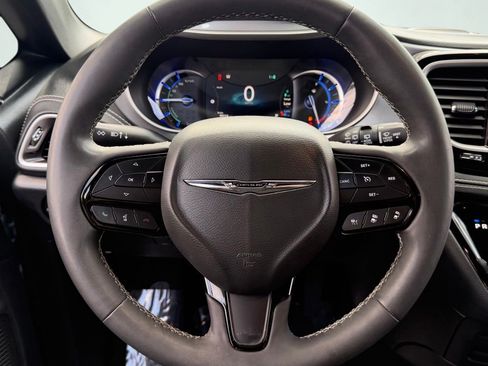 Used 2022 Chrysler Pacifica Touring-L w/ S Appearance Package FWD image 39