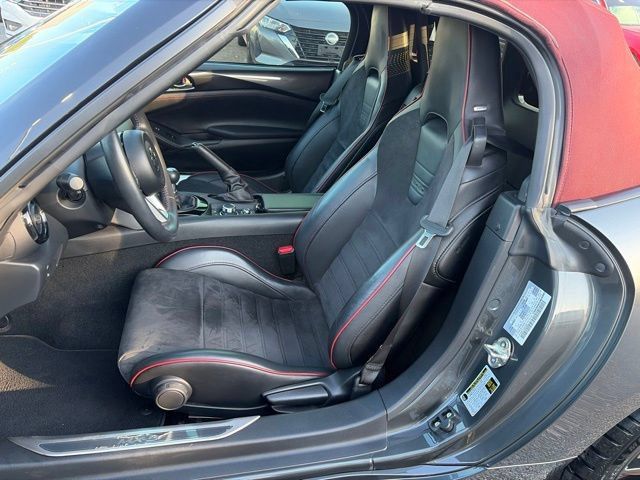 Used 2018 MAZDA MX-5 Miata Club w/ Brembo/BBS Recaro Package RWD image 18