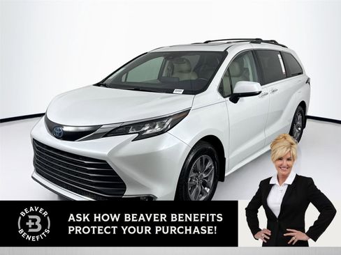 Certified 2023 Toyota Sienna XLE image 1