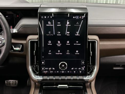 Used 2025 GMC Yukon XL Denali Ultimate image 25