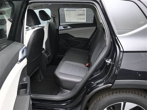 New 2026 Volkswagen Taos SE image 11