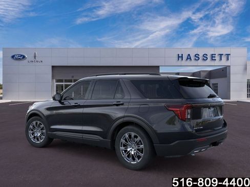 Used 2026 Ford Explorer Active w/ Active Comfort Package AWD/4WD image 5